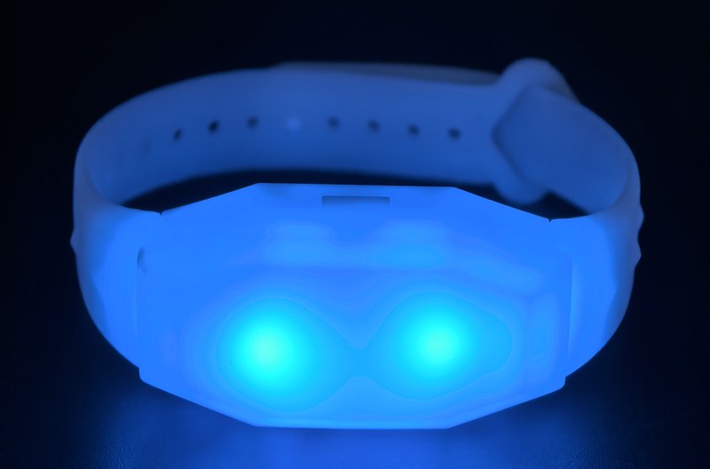 SJ-B024-B（可调节腕带） Remote Control LED Wristband