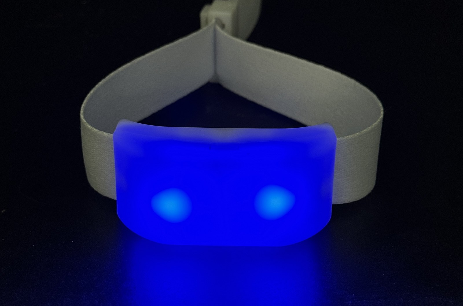 SJ-B024-Plus2(可调节织带） Remote Control LED Wristband